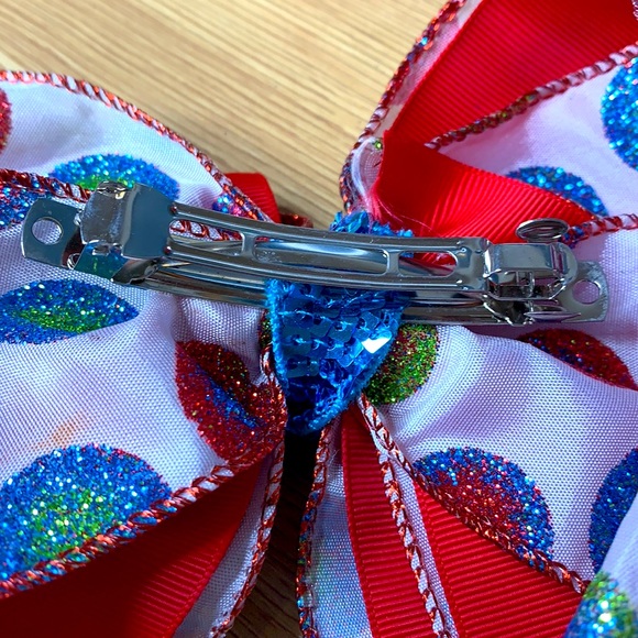 One bow.Green blue white red. Glitter and sequins. - Picture 3 of 3